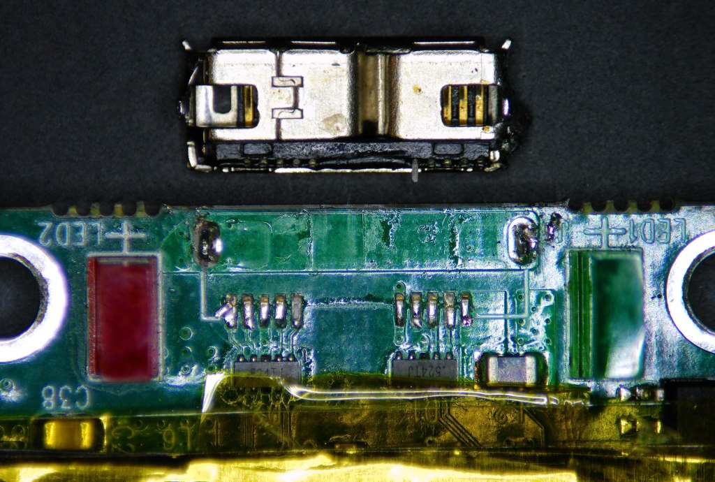 Conector USB-B 3.0 fuera de la placa